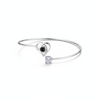 Stříbrný náramek se srdíčkem