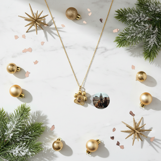 Vánoční flatlay na mramoru